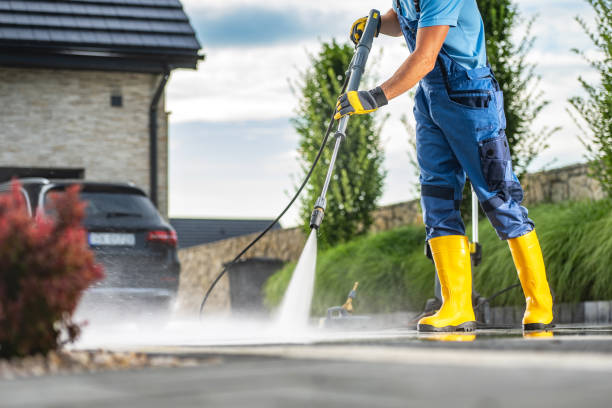 Best Garage Pressure Washing  in Antigo, WI